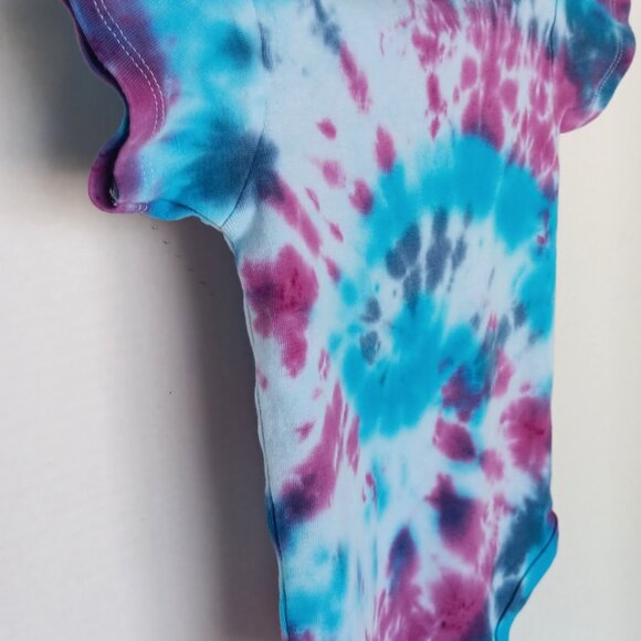 Tie Dye Baby Body Suit With 3 Snap Crotch Blue Pink Purple Swirls Size 12-18 MOS - Picture 10 of 16